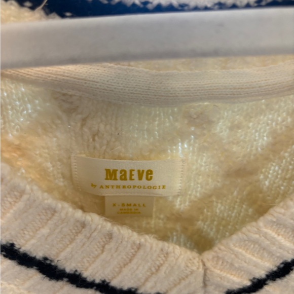 Maeve v-neck sweater - Picture 3 of 4